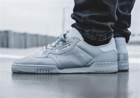 adidas yeezy powerphase